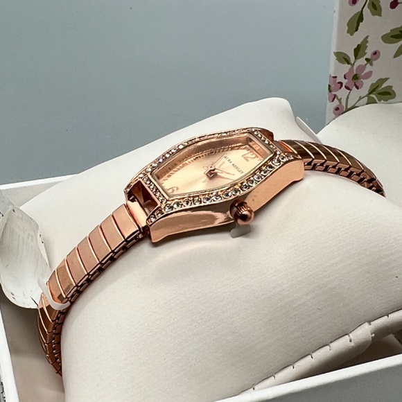 Laura Ashley Rose Gold Color Expandable Bracelet Watch main image 7